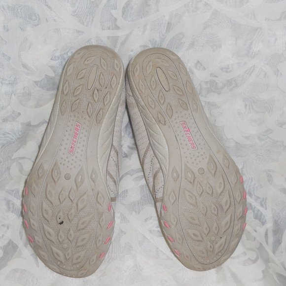 Skechers Relaxed Fit 8 Cream Slip Ons Air-Cooled Memory Foam - Picture 6 of 7